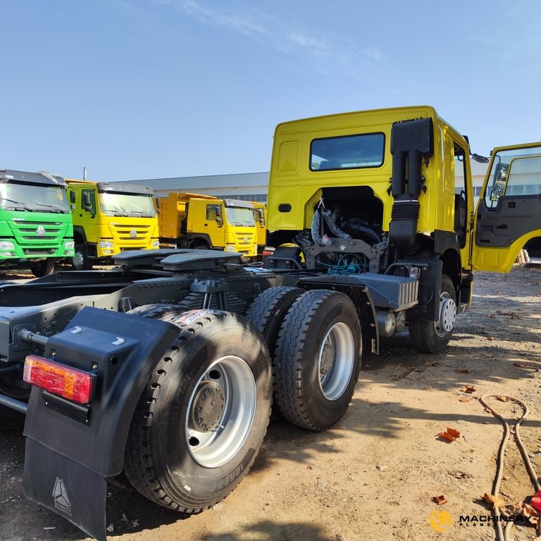 Chinese Brand HOWO Tractor Truck 6X4 2022 YEAR GOOD CONDITION HOWO 6X4 371HP Tractor Truck 2022 1 image 4