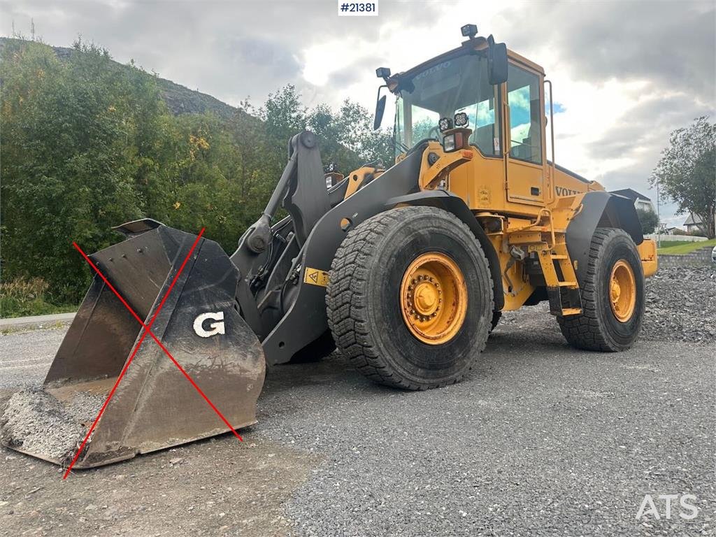 Volvo L90E wheel loader. WATCH VIDEO. 2006 21381 L90E wheel loader. WATCH VIDEO. 2006 1 Wheel Loaders