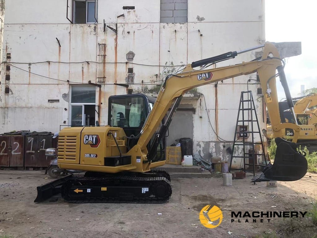 305.5E Mini used Caterpillar Crawler excavator 305.5E Mini Excavator 2022 1 image 3
