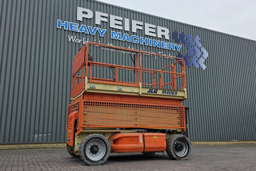 JLG M4069 Hybrid, 14.2m Working Height, 360kg Capacity 2011 JLG - M4069 - 90383 M4069 Hybrid, 14.2m Working Height, 360kg ...