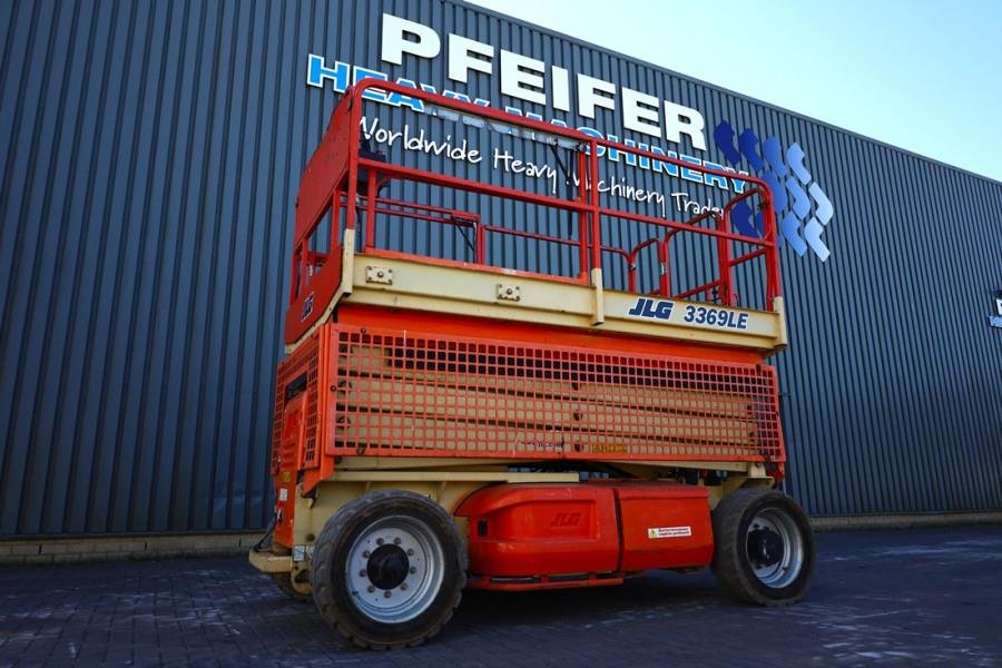 JLG 3369LE Electric, 12m Working Height, 450kg Capacit 2008 JLG - 3369LE - 90281 3369LE Electric, 12m Working Height, 450k...