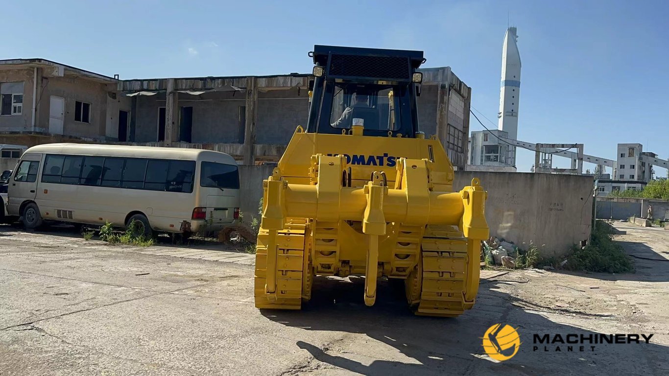 KOMATSU D85ESS Hot sale Good quality D85ESS 2019 1 Dozers image 3