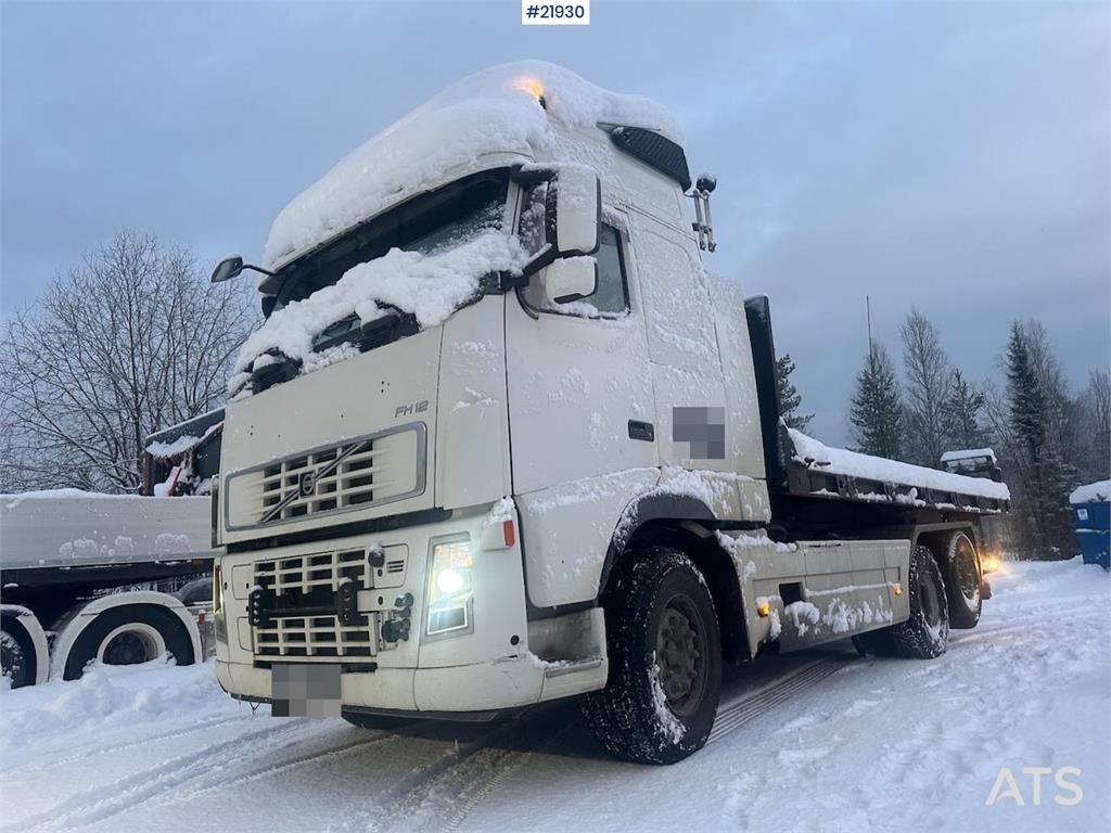 Volvo FH12 snow-plow equipped hook truck with flatbed – 2005 21930 FH12 snow-plow equipped hook truck with flatbed – 2005 1