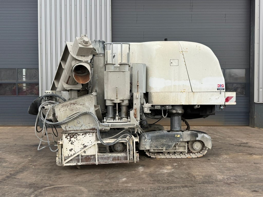 Gomaco GT3400 Concrete Slipform Paver 2010 00033427 GT3400 Concrete Slipform Paver 2010 1 Concrete Pumps Truck