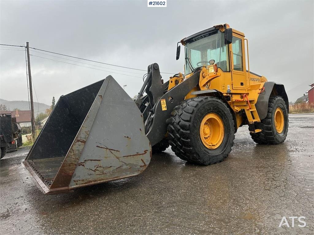 Volvo L90 E wheel loader w/ 3rd and 4th function, bucket 2003 21602 L90 E wheel loader w/ 3rd and 4th function, bucket 200...