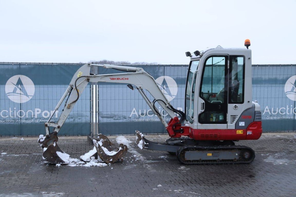 Mini excavator Takeuchi TB219 Diesel 12kW 2013 2013 TB219 2013 1