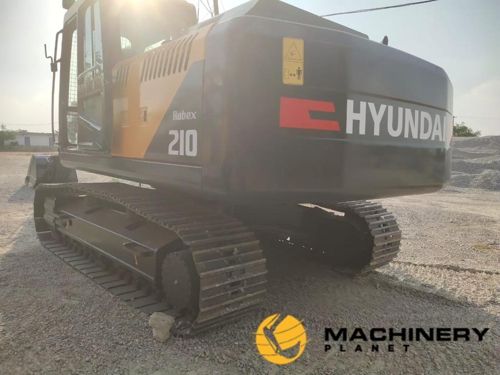 2024 Hyundai R210 Crawler Excavator - New/Unused R210 2024 2 Crawler Excavators image 2