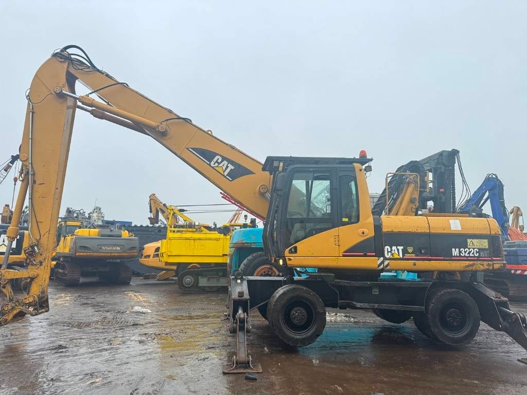 CAT M 322 C 2005 5451 M 322 C 2005 1 Other cranes