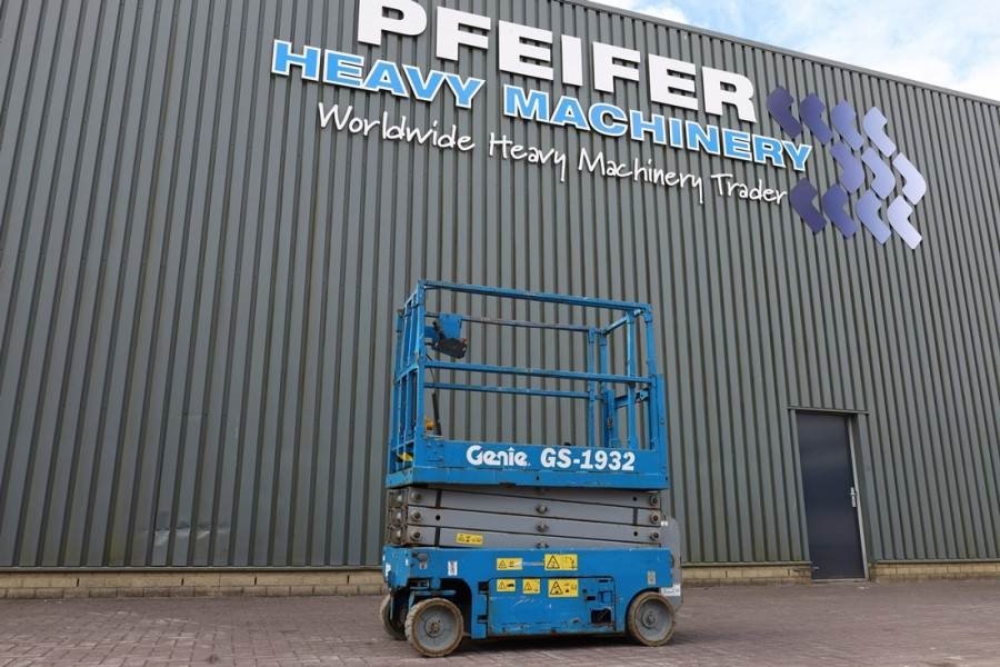 Genie GS1932 Electric, Working Height 7.8 m, 227kg Capac 2013 GENIE - GS1932 - 90011 GS1932 Electric, Working Height 7.8 m...
