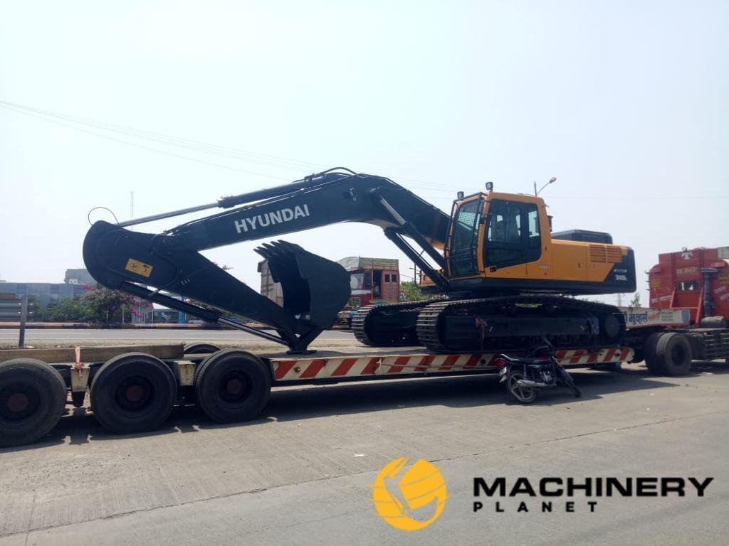 Hyundai R340L Crawler Excavator - 2024 - New/Unused R340L 2024 2 Crawler Excavators image 4