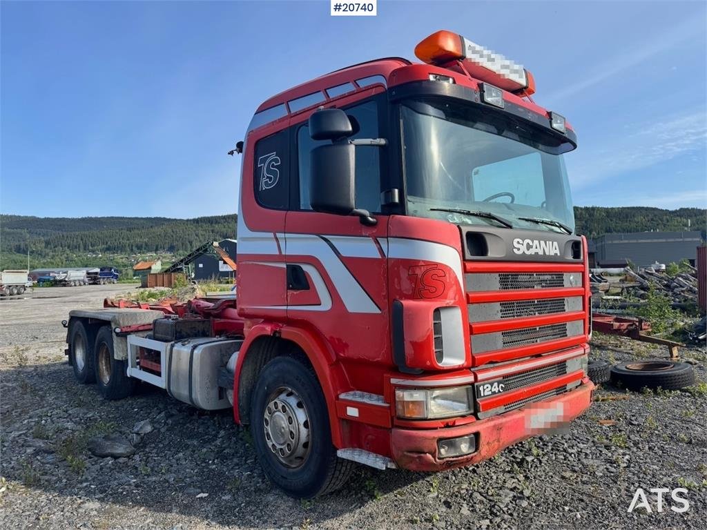 Scania R124 Hook truck. Partial Rep. object. 1997 20740 R124 Hook truck. Partial Rep. object. 1997 1