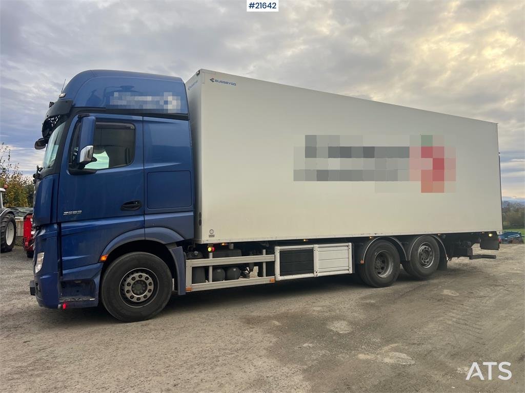 Mercedes-Benz Actros 6x2 box truck with/refrigeration/freezer un 2019 21642 Actros 6x2 box with/refrigeration/freezer un 2...