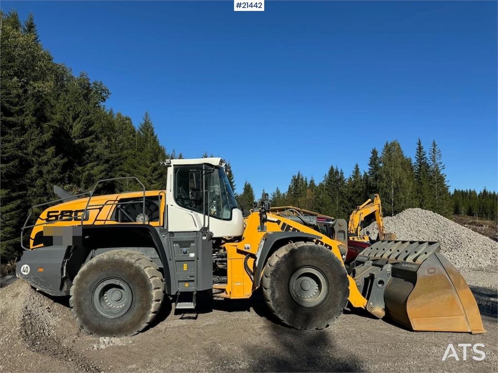 Liebherr L580 Wheel Loader w/ Bucket 2021 21442 L580 Wheel Loader w/ Bucket 2021 1 Wheel Loaders