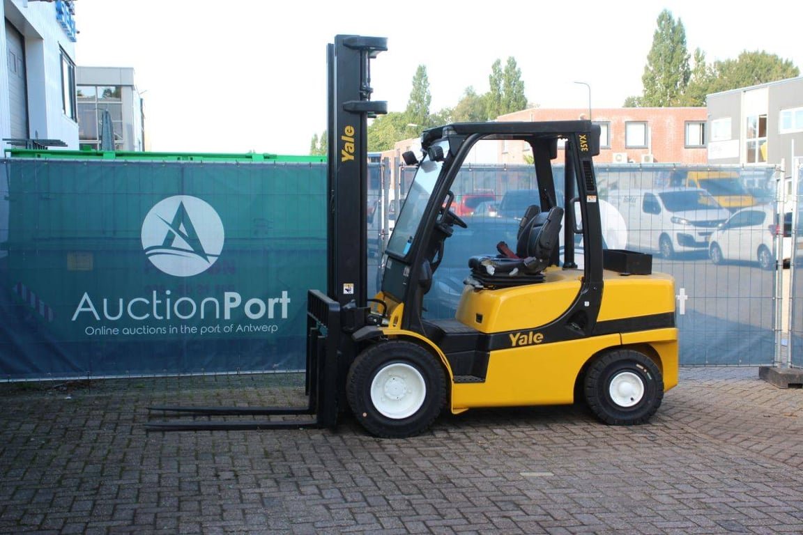 Heftruck Yale GDP35VX E2795 Diesel 2680kg 5.96m 2011 2011 GDP35VX E2795 2011 1 Forklift