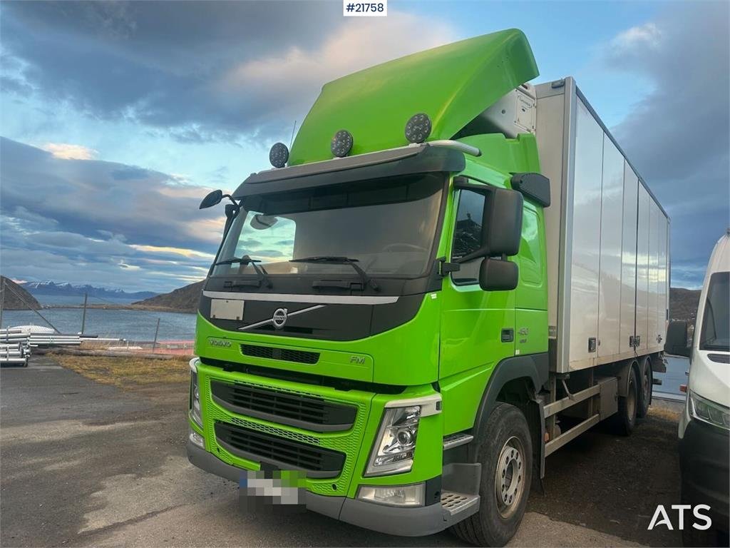 Volvo FM450 box truck 6x2 w/ full side opening, 2 zone u 2016 21758 FM450 box truck 6x2 w/ full side opening, 2 zone u 2016 1