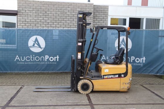 Caterpillar EP15KRT Electric Forklift 1500kg 5.5m 2004 EP15KRT 2004 2 Forklift