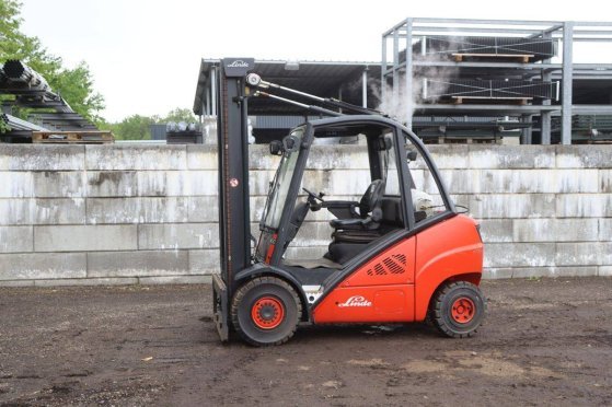 Forklift Linde H30 LPG 3000kg 5.2m 2008 H30T 2008 2 Rough Terrain Forklift