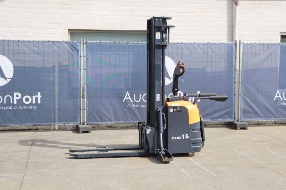 Nycheki EW15 Electric Stacker 1500kg 5.5m New Nycheki EW15 1