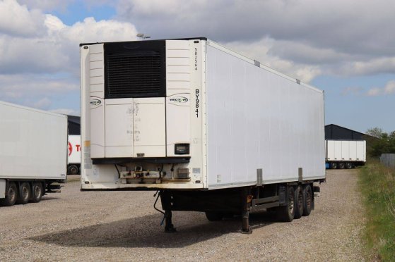 Reefer Semi-trailer Schmitz Cargobull SCB-S3B 42000kg 2017 Schmitz Cargobull SCB-S3B 2017 2 Refrigerated semi trailers
