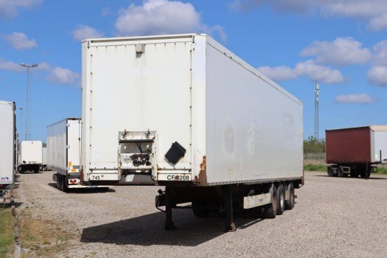 Closed Semi-Trailer Krone SD 41000kg 2010 9357 2010 2 Box semi-trailers