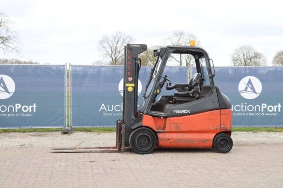 Forklift Fenwick-Linde E30-03/600 Electric 3000kg 4.4m 2011 Fenwick-Linde E30-03/600 2011 2 Forklift