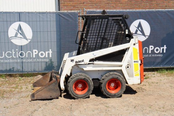 Skid steer loader Bobcat 443 Diesel 443 2 Wheel Loaders