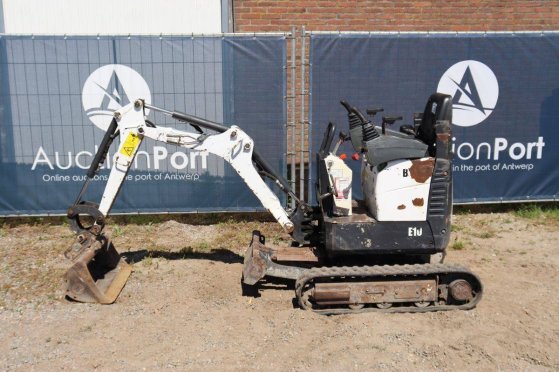 Bobcat E10 Diesel Mini Excavator E10 2