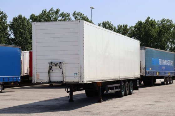 Closed Semi-Trailer Schmitz Cargobull SKO24 2011 Schmitz Cargobull SKO24 2011 2 Box semi-trailers