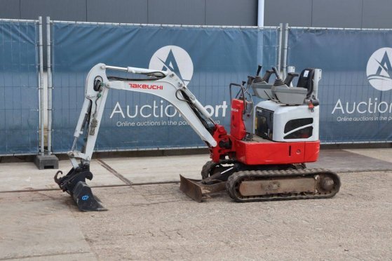 Mini excavator Takeuchi TB210R Diesel 2016 TB210R 2016 2