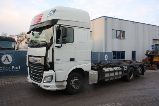 Container transport truck DAF XF Diesel 2017 XF 2017 2