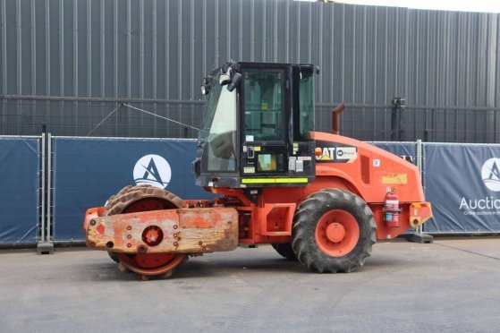 Studded Roller Caterpillar CP44 Diesel 74.5kW 2011 CP44 2011 2