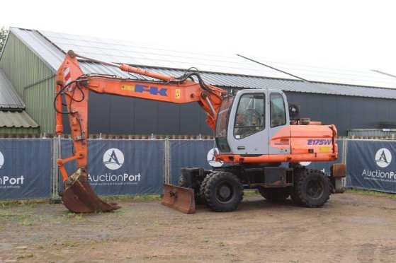 Wheeled excavator Fiat Kobelco E175W Diesel 112kW 2003 Fiat E175W 2003 2 Wheeled Excavators