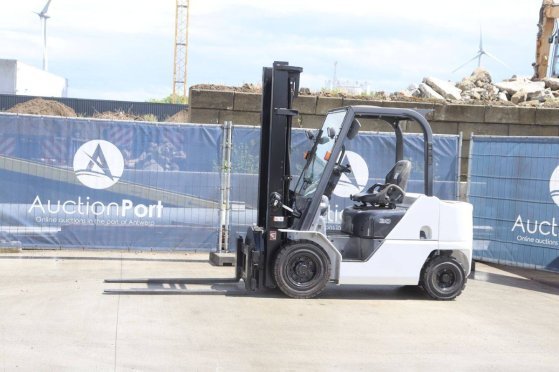 Forklift Unicarriers FHD20T5 Diesel 1550kg 4.0m 2017 With Rotator UniCarriers FHD20T5 2017 2 Forklift