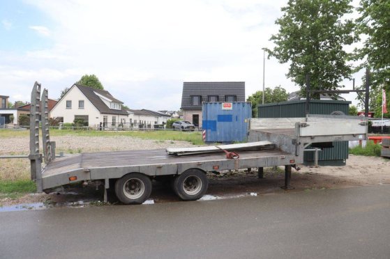 Semi-Low Loader Veldhuizen P31-5A 9000kg 2005 VELDHUIZEN P31-5A 2005 2 Lowloader semi-trailers