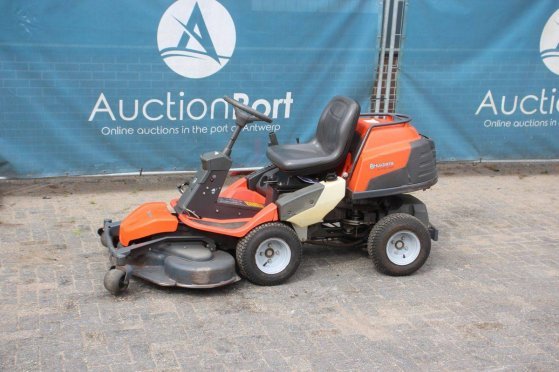 Husqvarna R 418Ts AWD Petrol Ride-on Mower (Margin) R 418Ts AWD 2014 2