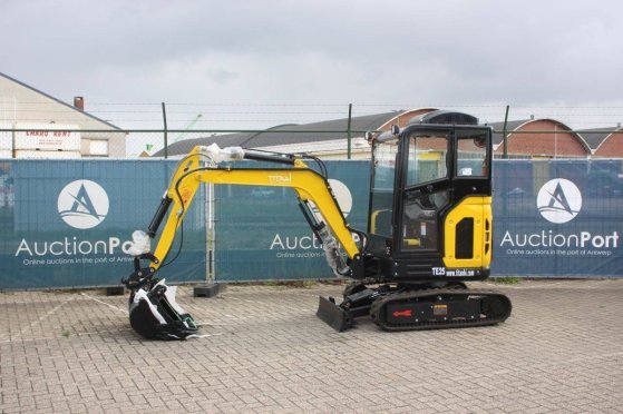Titan TE25 Diesel Mini Excavator (Kubota engine) 2025 New Titan TE25 2025 1