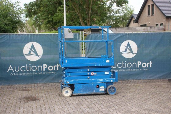 Skyjack SJ III Scissor Lift 3219 Electric 227kg 7.8m 2015 Skyjack SJ III 3219 2015 2 Scissor Lifts