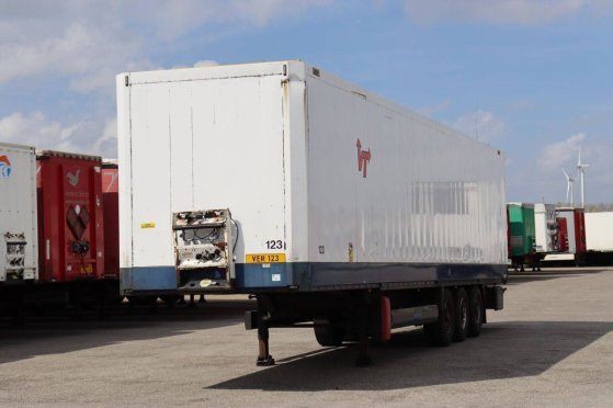 Closed Semi-Trailer Krone SD 36000kg 2011 9357 2011 2 Box semi-trailers