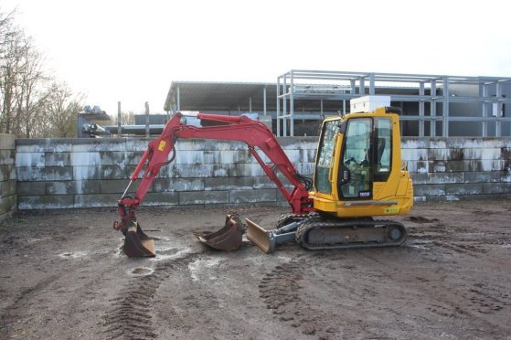 Rupsgraafmachine Takeuchi TB235 Diesel 22kW 2014 TB235 2014 2 Crawler Excavators