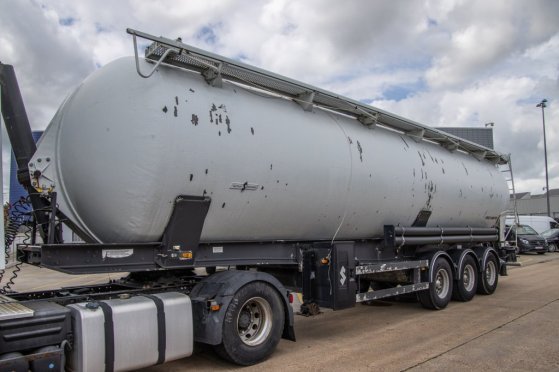 SPITZER SILO EUROVRAC-SK 2460 60M³/5xCOMP Spitzer Silo EUROVRAC-SK 2460 60M³/5xCOMP 2010 2 Tanker semi trailers