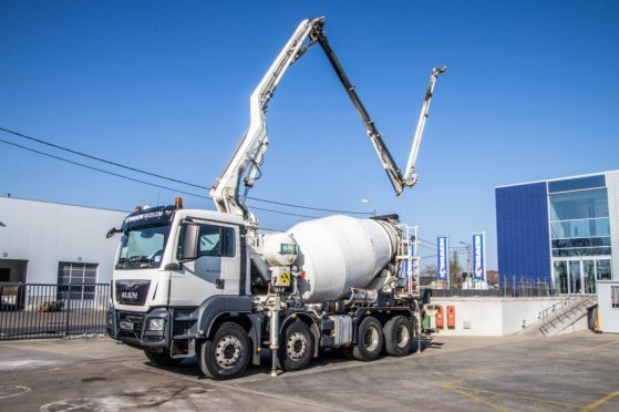 MAN TGS 35.400+PUMI+BOOMIXZ424 TGS 35.400+PUMI+BOOMIXZ424 2015 2 Concrete Pumps Truck