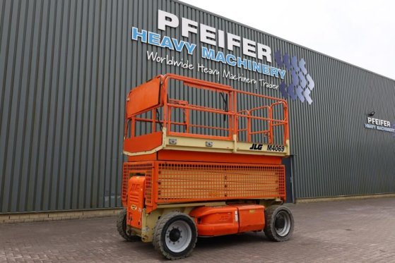 JLG M4069 Hybrid, 14.2m Working Height, 360kg Capacity M4069 Hybrid, 14.2m Working Height, 360kg Capacity 2010 2 Scissor L...