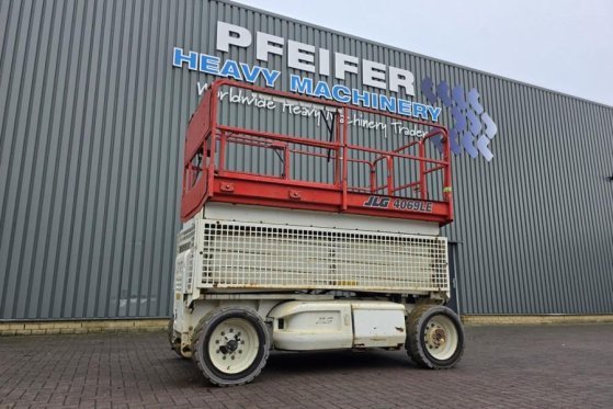 JLG 4069LE Electric, 14.2m Working Height, 360kg Capac 4069LE Electric, 14.2m Working Height, 360kg Capac 2008 2 Scissor L...