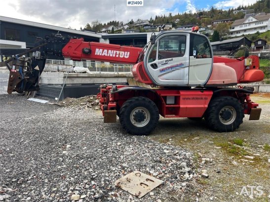 Manitou MRT2540 w/ radio control, crew basket, 2 sets of p MRT2540 w/ radio control, crew basket, 2 sets of p 2008 2