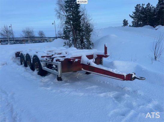HFR KM 24 3-axle trailer w/ two sets of tires HFR KM 24 3-axle trailer w/ two sets of tires 2012 2