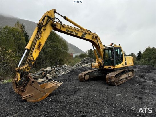 Komatsu PC240LC-6K Crawler Excavator w/ Digging Bucket. PC240LC-6K Crawler Excavator w/ Digging Bucket. 2001 2 Crawler Exc...
