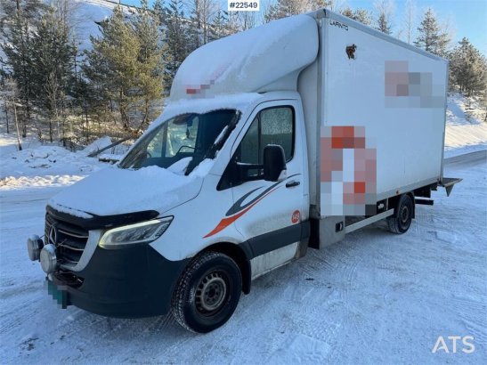 Mercedes-Benz Sprinter 4x2 Box Truck with lift and side door Sprinter 4x2 Box Truck with lift and side door 2019 2