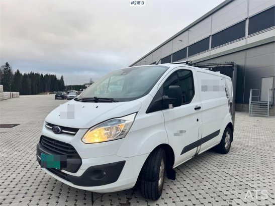 Ford Transit 4x2 Van with 2 Sets of Tires Transit 4x2 Van with 2 Sets of Tires 2016 2 Small Vans