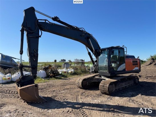 Hitachi ZX 190 LC-6 with Engcon rototilt og graveskuffe. ZX 190 LC-6 with Engcon rototilt og graveskuffe. 2018 2 Crawler E...