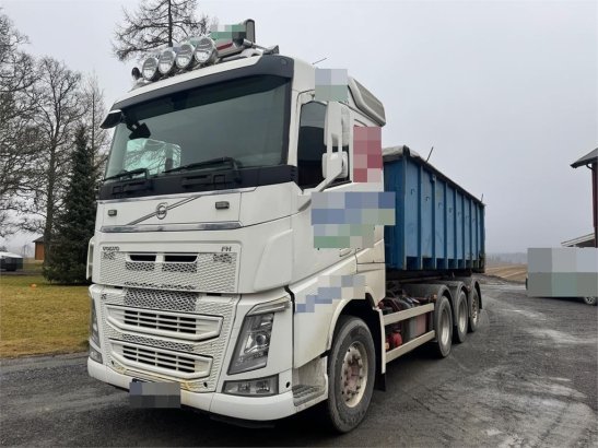 Volvo FH540 Tridem Hooklift Truck – Prepared for Crane H 3294 2015 2